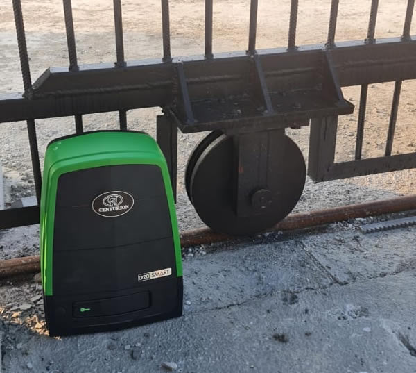 gate motor installations 600x537 2